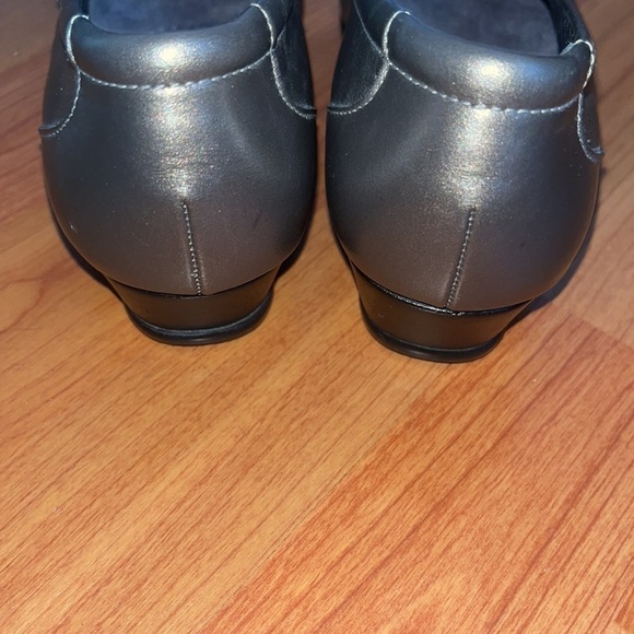 SAS women’s pewter leather loafer Size 6.5 - Picture 5 of 7